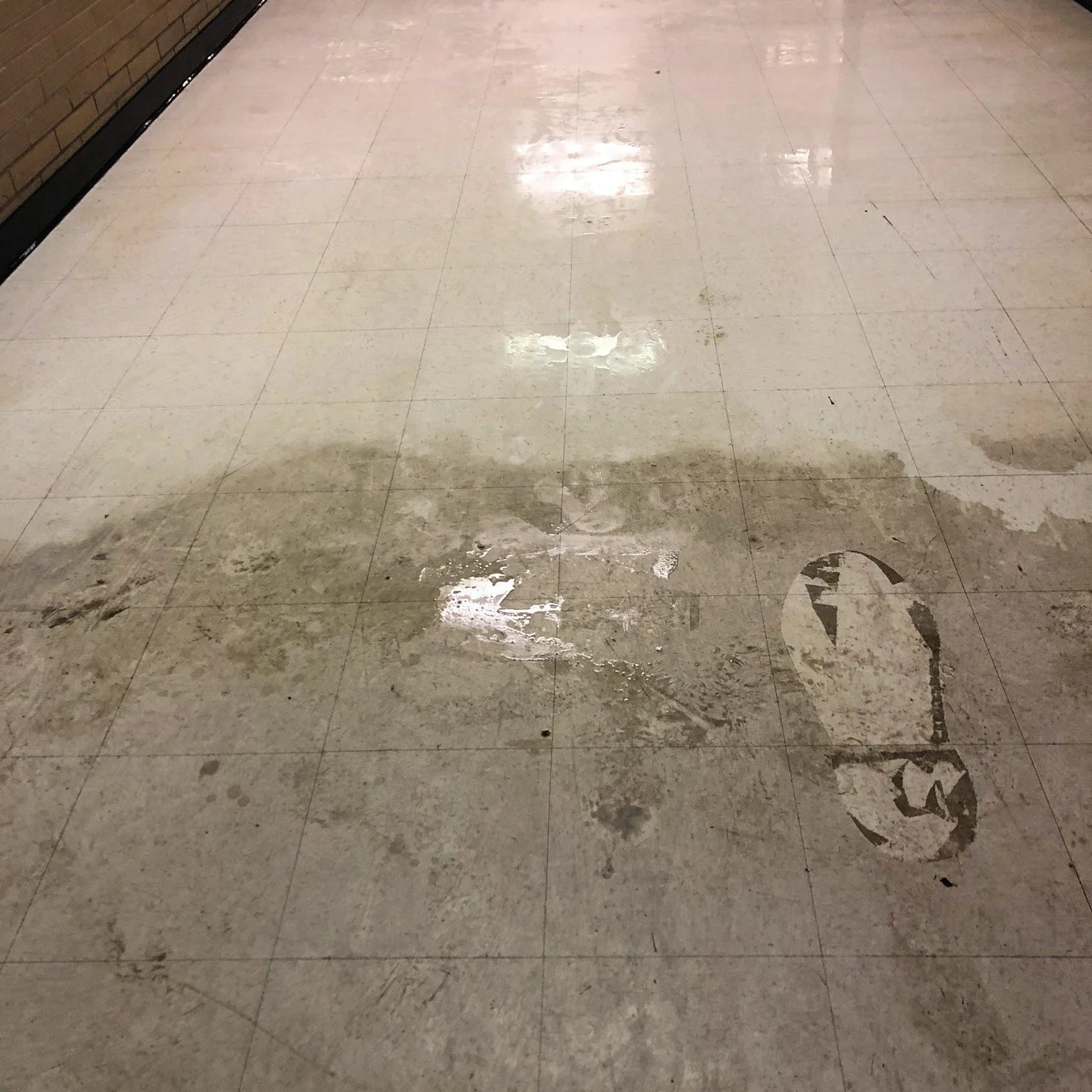 porcelain-floor-refinishing